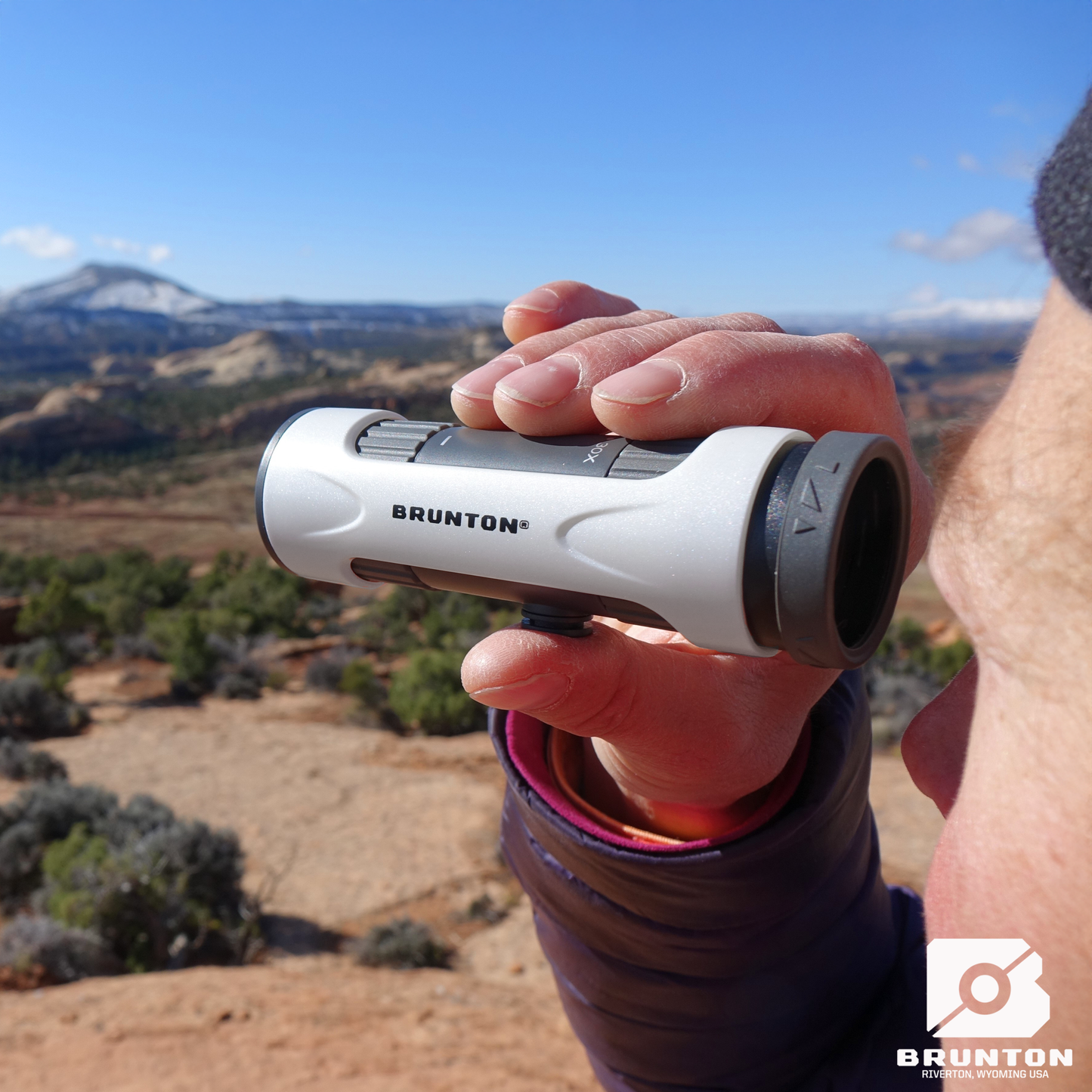 ECHO® Zoom Monocular