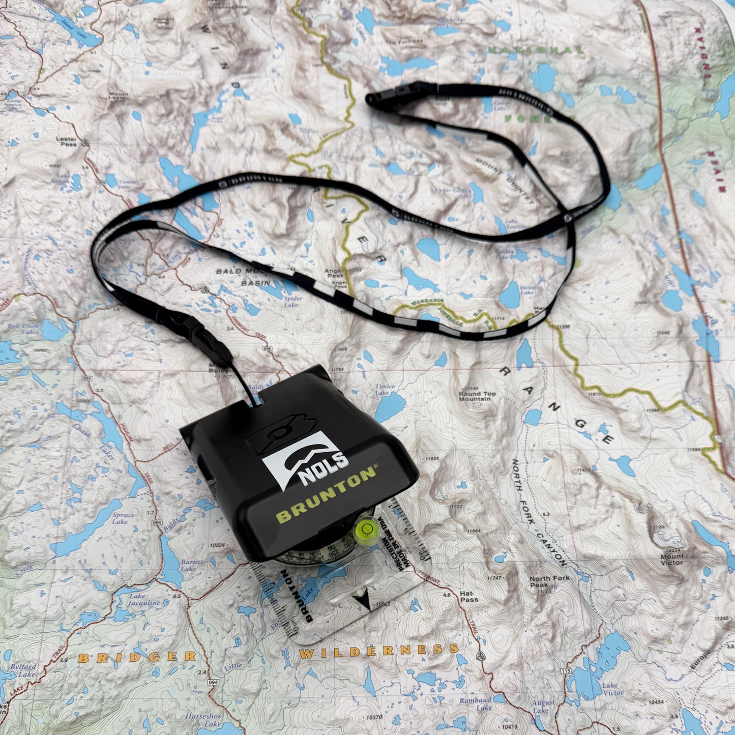 NOLS TruArc™ 15 Luminous Compass - White
